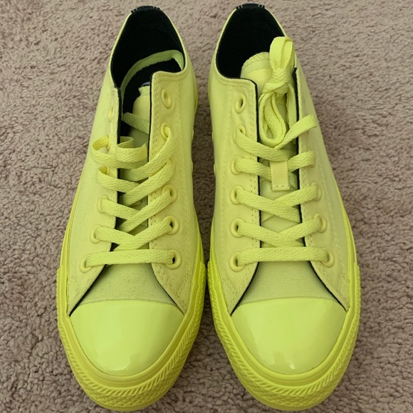 yellow converse size 8